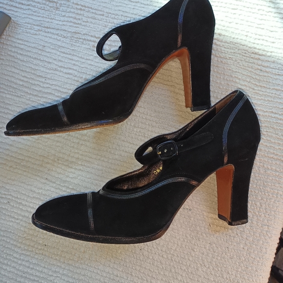 Salvatore  Ferragamo black suede heels size 8B - Picture 1 of 14